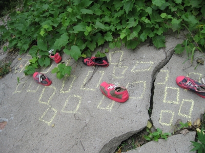 Drawing up the bricks