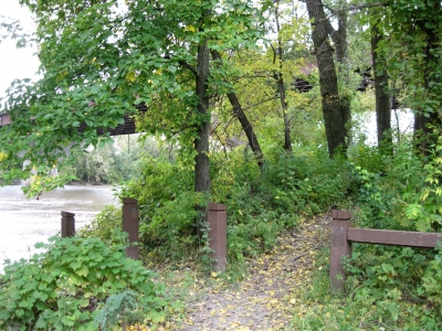 Follow the path on the right Follow the path on the right