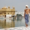 sikh_pilgrim_at_the_golden_temple_(harmandir_sahib)_in_amritsar%2c_india.jpg