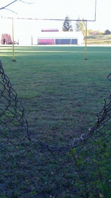 Fence hole! Fence hole!