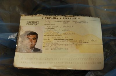 I iz in yr czech stealin yr identittees