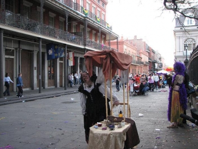 looking for customers in Jackson Square looking for customers in Jackson Square